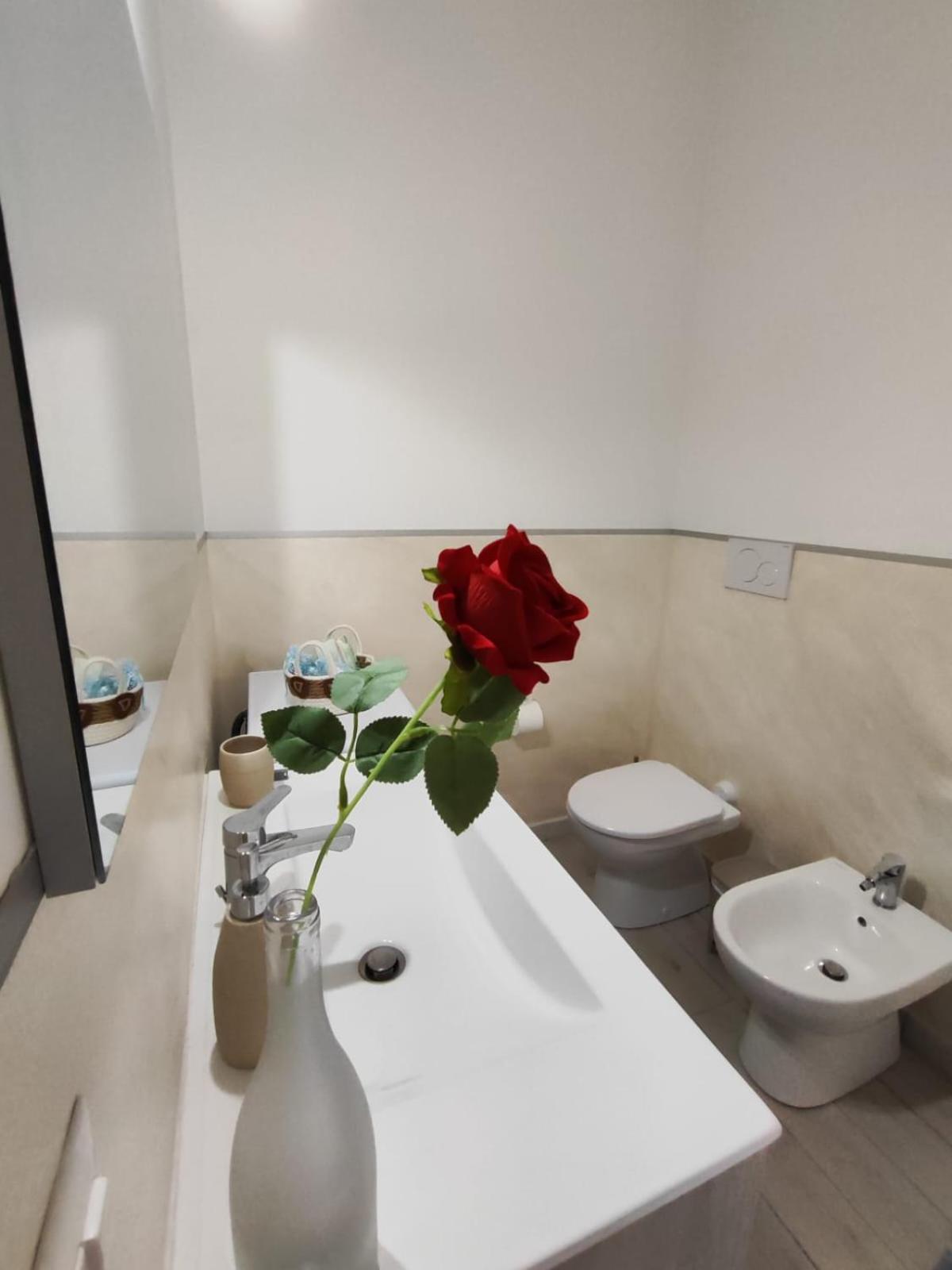 Casa Vacanze Con Giardino I Girasoli - Cin It 09006 - 9 C 2000 R4042- ソルソ エクステリア 写真
