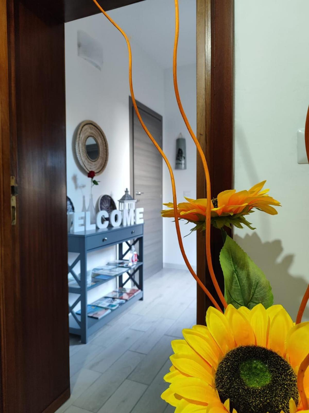 Casa Vacanze Con Giardino I Girasoli - Cin It 09006 - 9 C 2000 R4042- ソルソ エクステリア 写真